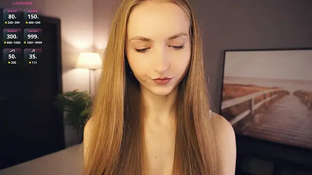 EsmaCarll online show from 12.13.25