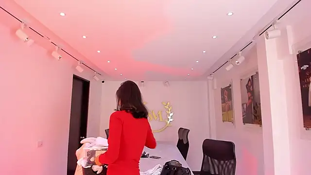 NairobiLee online show from 11.20.25