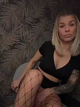 Snapshot of BlueEyesCarole chatting on 01.23.25 BlueEyesCarole online show from 01.23.25