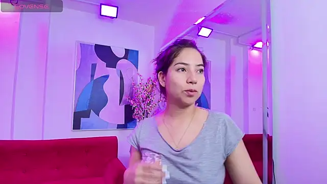 Snapshot of Ema_louis_ chatting on 03.10.25 Ema louis  online show from 03.10.25