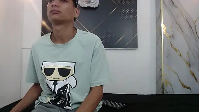 Snapshot of JordanAndAndrew chatting on 01.07.26 JordanAndAndrew online show from 01.07.26