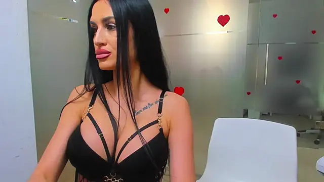 Queenrafaella online show from 04.23.26