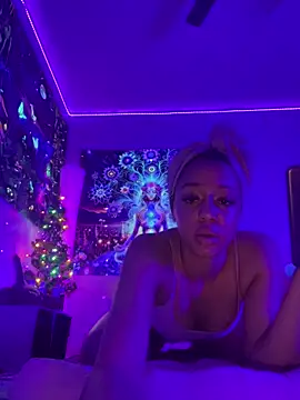 Snapshot of redbonejada chatting on 12.21.25 redbonejada online show from 12.21.25