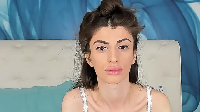 SkinnyDolly online show from 11.01.25