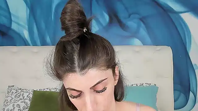 SkinnyDolly online show from 11.30.25