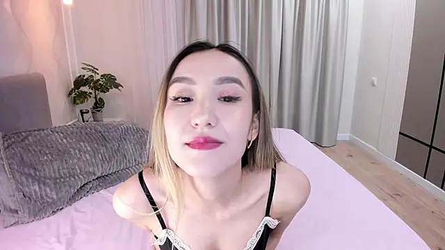 Hensuan online show from 12.12.24