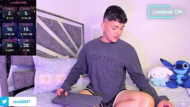 Snapshot of ander_deimond_ chatting on 04.11.26 ander deimond online show from 04.11.26