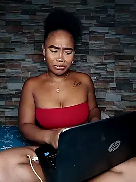 Abril Storm online show from 11.02.25