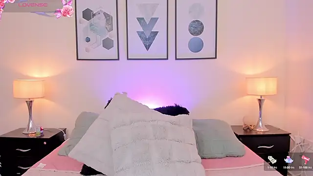 JulianaWaldo online show from 09.11.25