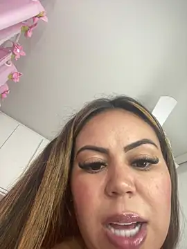 lariic online show from 02.15.25