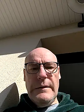 Snapshot of bogland33 chatting on 03.05.25 bogland33 online show from 03.05.25