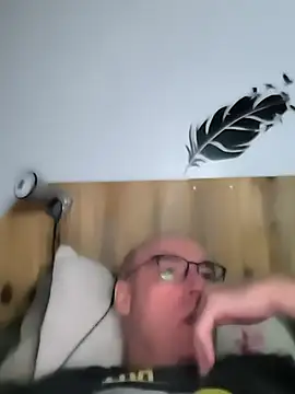 Snapshot of bogland33 chatting on 03.15.25 bogland33 online show from 03.15.25