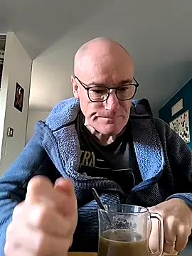 Snapshot of bogland33 chatting on 03.16.25 bogland33 online show from 03.16.25