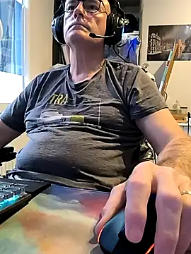 Snapshot of bogland33 chatting on 03.22.25 bogland33 online show from 03.22.25