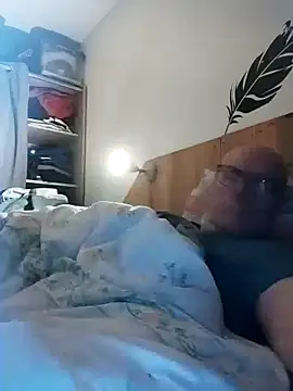 Snapshot of bogland33 chatting on 10.20.25 bogland33 online show from 10.20.25