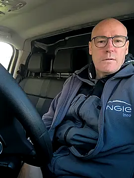 Snapshot of bogland33 chatting on 10.27.25 bogland33 online show from 10.27.25