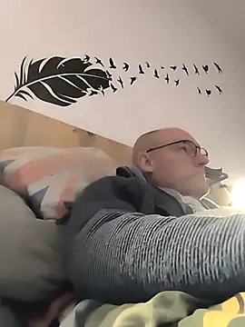 Snapshot of bogland33 chatting on 11.07.25 bogland33 online show from 11.07.25