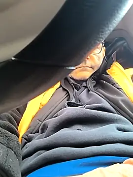 Snapshot of bogland33 chatting on 11.19.25 bogland33 online show from 11.19.25