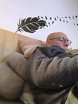 Snapshot of bogland33 chatting on 12.03.25 bogland33 online show from 12.03.25