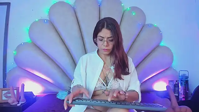 Snapshot of Anna__Spencer chatting on 02.17.25 Anna Spencer online show from 02.17.25