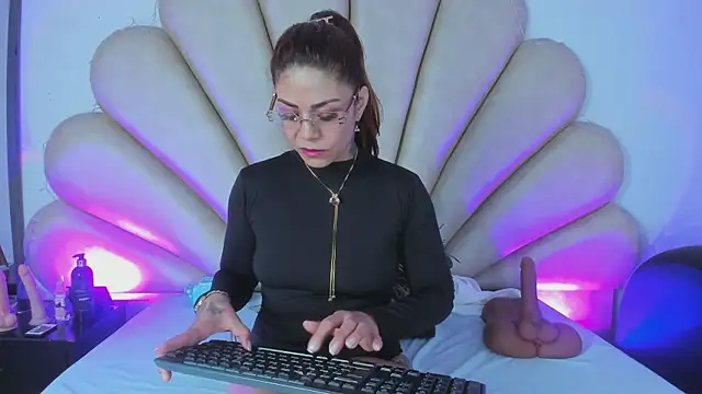 Snapshot of Anna__Spencer chatting on 03.07.25 Anna Spencer online show from 03.07.25