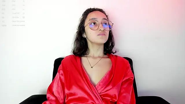 its  angelica  online show from 01.16.25