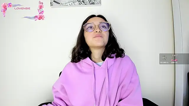 its  angelica  online show from 01.31.25