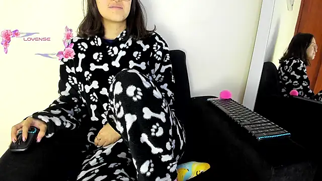 its  angelica  online show from 02.13.25