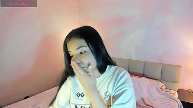 Snapshot of AuroraFiore chatting on 03.15.25 AuroraFiore online show from 03.15.25