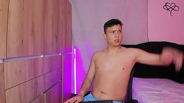 Snapshot of ANDREZALVAREZ chatting on 01.14.26 ANDREZALVAREZ online show from 01.14.26