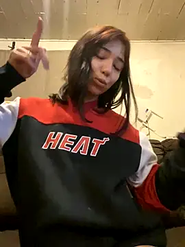 Snapshot of kittyprettybby chatting on 10.04.25 kittyprettybby online show from 10.04.25