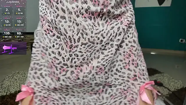 Snapshot of kinky_polar chatting on 11.07.25 kinky polar online show from 11.07.25