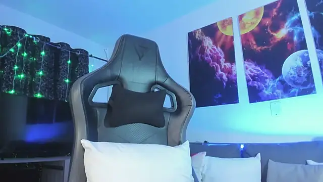 Snapshot of Lazy_Blake chatting on 03.20.25 Lazy Blake online show from 03.20.25