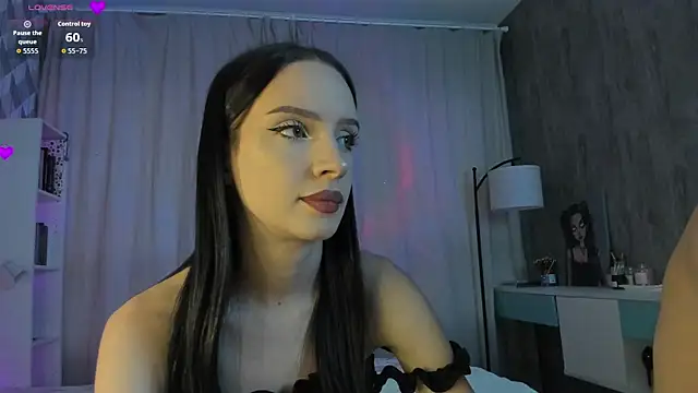 Snapshot of flora_off chatting on 11.22.25 flora off online show from 11.22.25