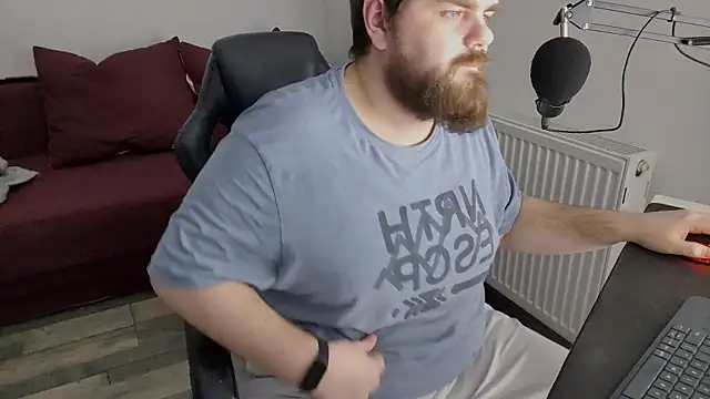 Snapshot of KingMarti chatting on 02.07.25 KingMarti online show from 02.07.25