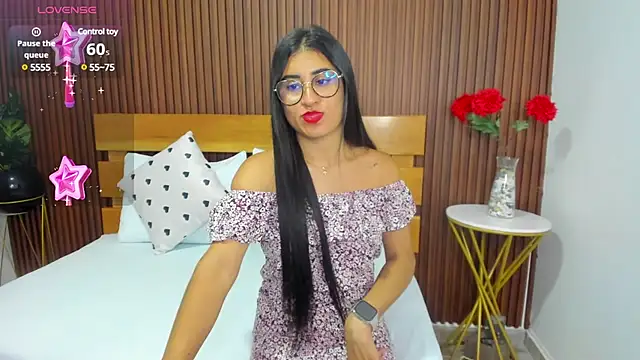 Snapshot of evelin_leroy chatting on 01.10.25 evelin leroy online show from 01.10.25