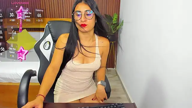 Snapshot of evelin_leroy chatting on 01.30.25 evelin leroy online show from 01.30.25