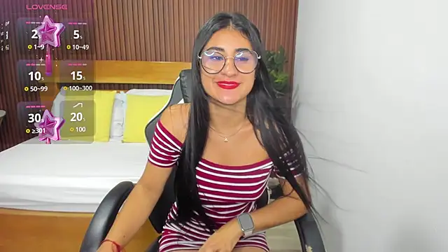 Snapshot of evelin_leroy chatting on 02.04.25 evelin leroy online show from 02.04.25