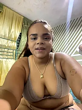 Evabigass online show from 10.13.25