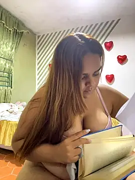 Evabigass online show from 11.04.25