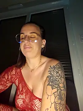 lindsay 33off online show from 10.12.25