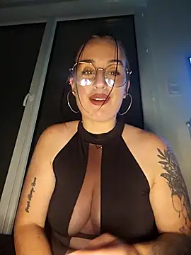 lindsay 33off online show from 10.16.25