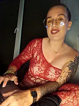 lindsay 33off online show from 10.22.25