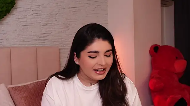 Snapshot of RachelSwaan chatting on 01.02.25 RachelSwaan online show from 01.02.25