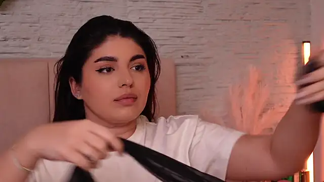 Snapshot of RachelSwaan chatting on 01.02.25 RachelSwaan online show from 01.02.25