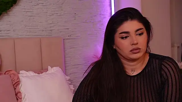 Snapshot of RachelSwaan chatting on 10.10.25 RachelSwaan online show from 10.10.25