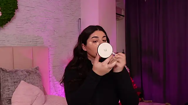 Snapshot of RachelSwaan chatting on 11.13.25 RachelSwaan online show from 11.13.25