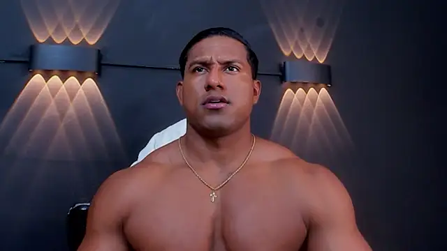 Snapshot of CallumMuscle chatting on 12.11.24 CallumMuscle online show from 12.11.24