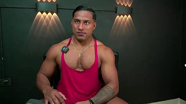 Snapshot of CallumMuscle chatting on 01.01.25 CallumMuscle online show from 01.01.25