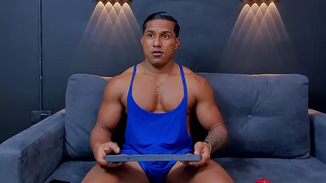 Snapshot of CallumMuscle chatting on 01.21.25 CallumMuscle online show from 01.21.25